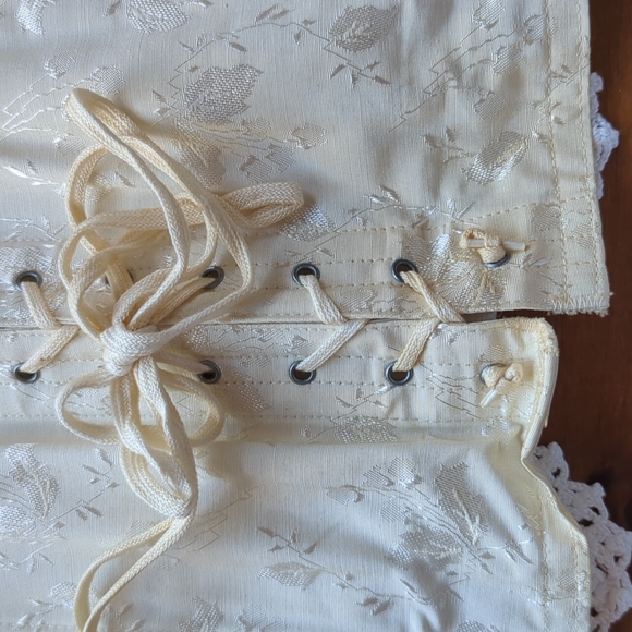 Antique corset with garters - Picture 6 of 14